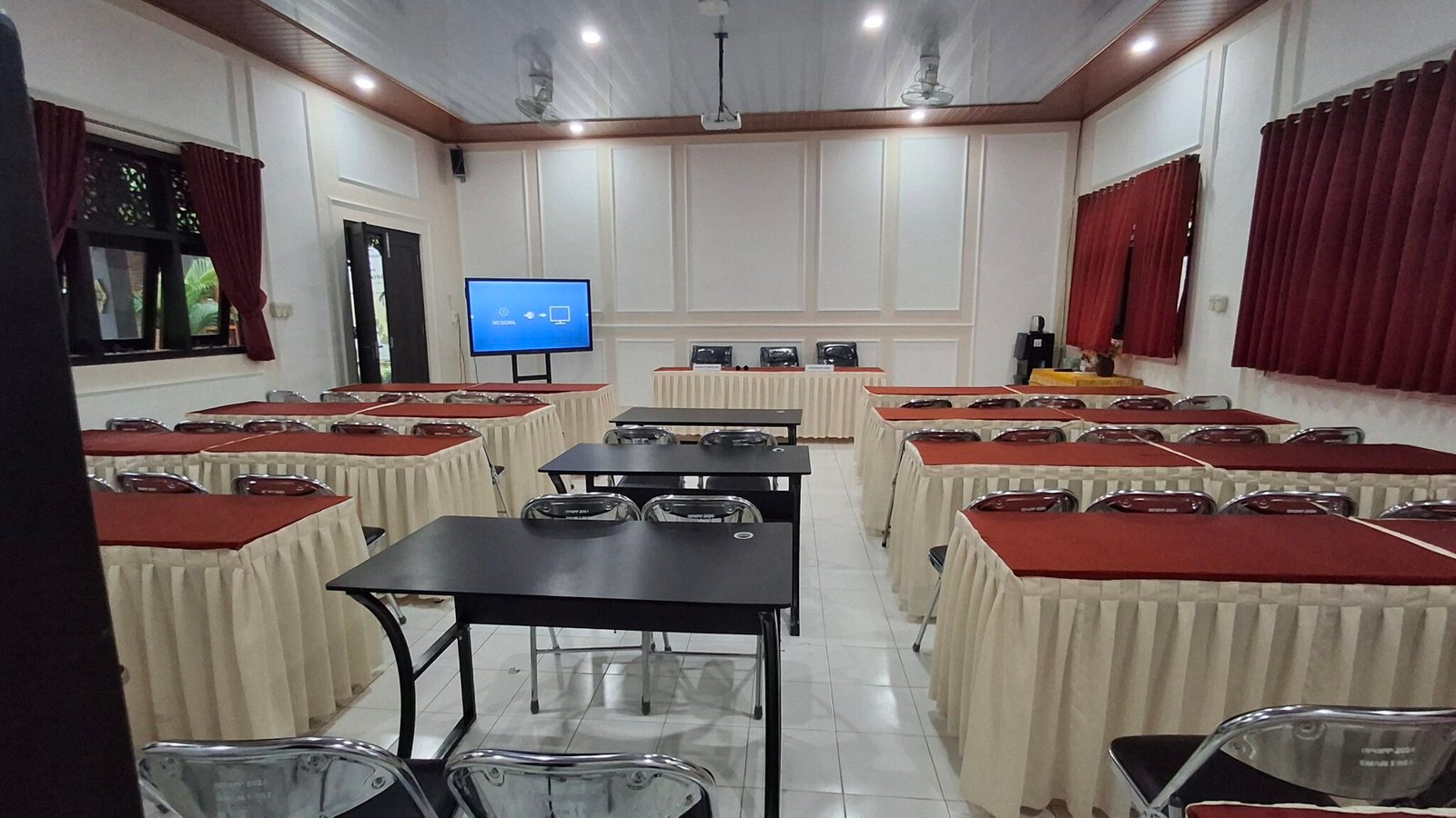 Meeting Room (Sabha Abhipraya)